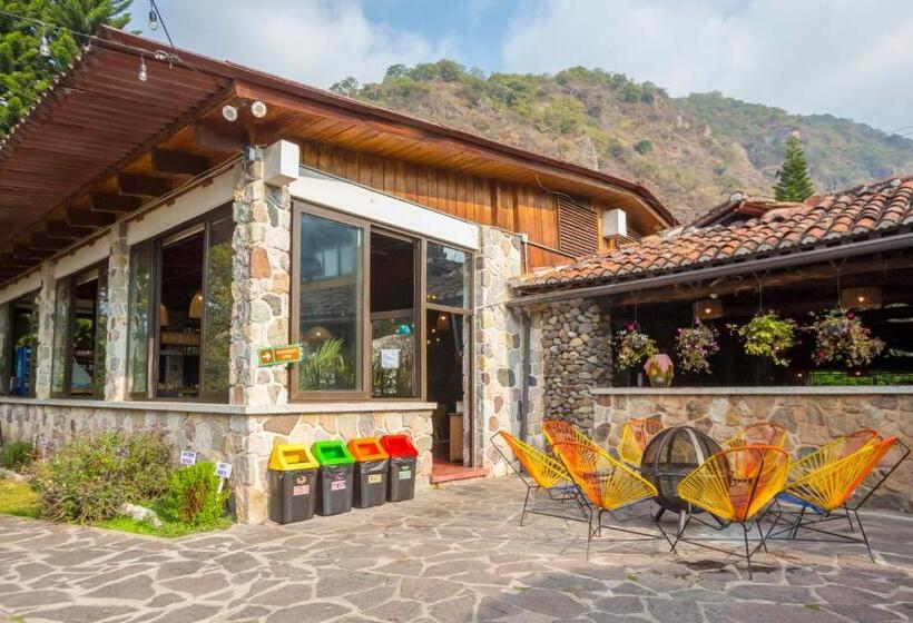 Fotos del hotel Selina Atitlan:  23