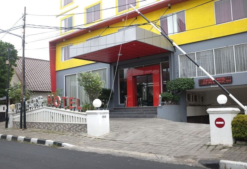 Fotos del hotel Reddoorz Plus Near Senen:  11