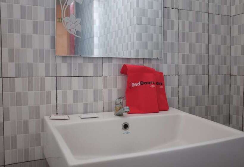 Reddoorz Plus Near Senen