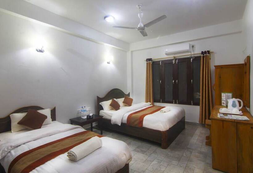 Fotos del hotel Chitwan Park Village:  23