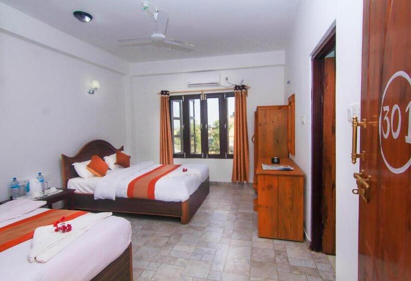 Fotos del hotel Chitwan Park Village:  11