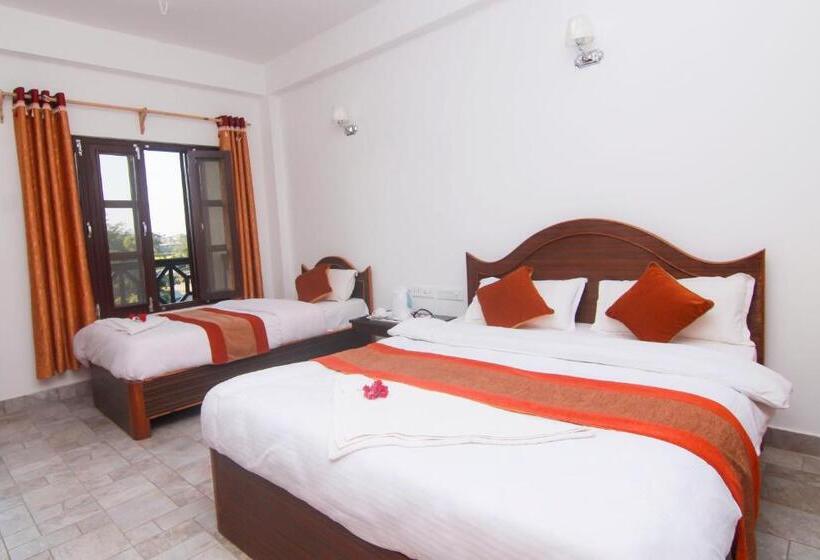 Fotos del hotel Chitwan Park Village:  18