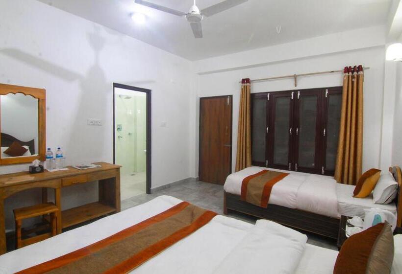 Fotos del hotel Chitwan Park Village:  12