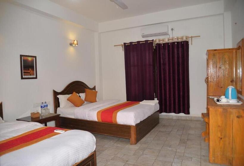 Fotos del hotel Chitwan Park Village:  19