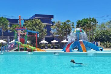 Wyndham La Vita Rawai Phuket - Phuket Town