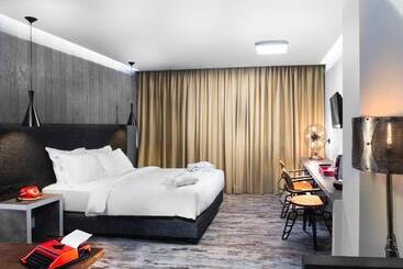 360 Degrees - Atenas