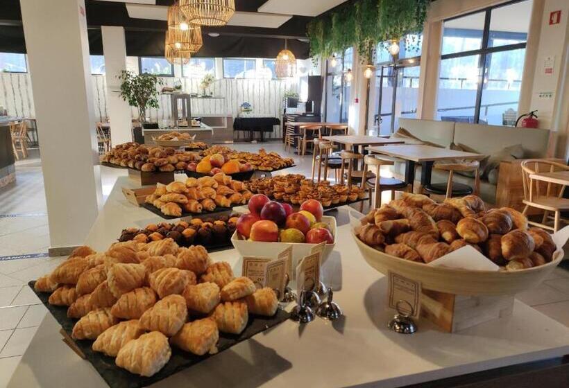 Fotos del hotel Ohai Nazaré Outdoor Resort:  12