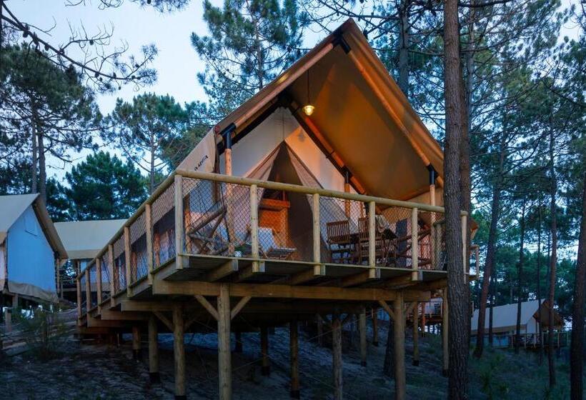 Fotos del hotel Ohai Nazaré Outdoor Resort:  21