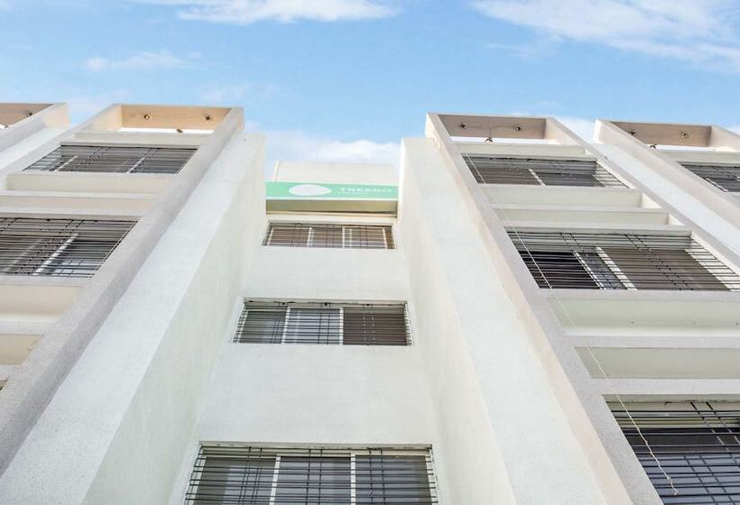 Fotos del hotel Treebo Trend Naunidh Suites Kharadi:  4