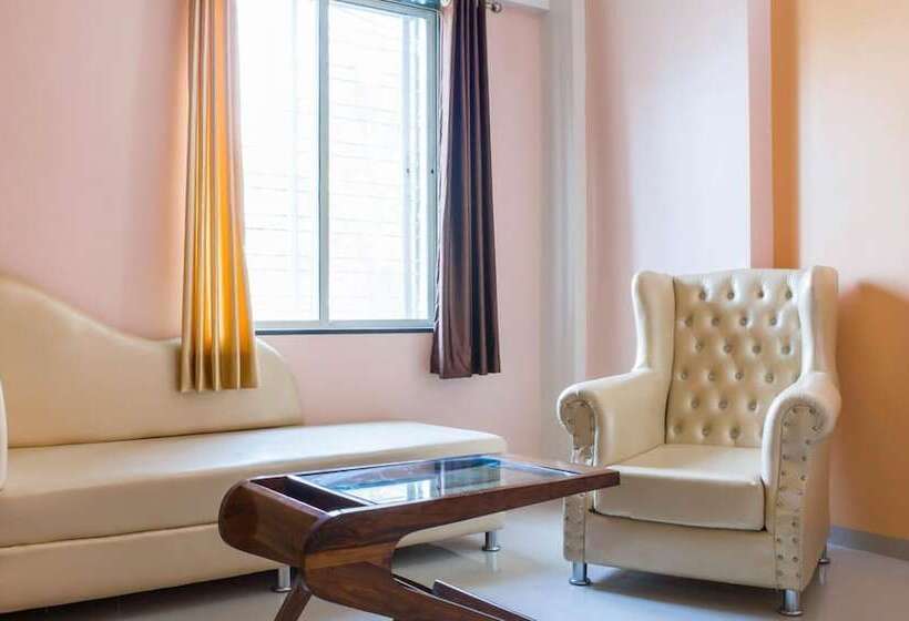 Fotos del hotel Treebo Trend Naunidh Suites Kharadi:  10