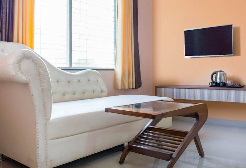 Fotos del hotel Treebo Trend Naunidh Suites Kharadi:  14