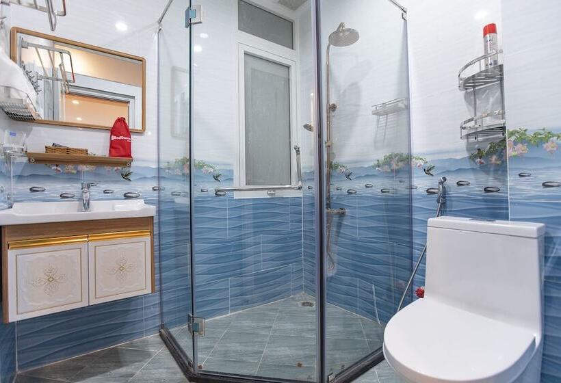 Fotos del hotel Reddoorz Plus @ Cach Mang Thang 8 Street:  5