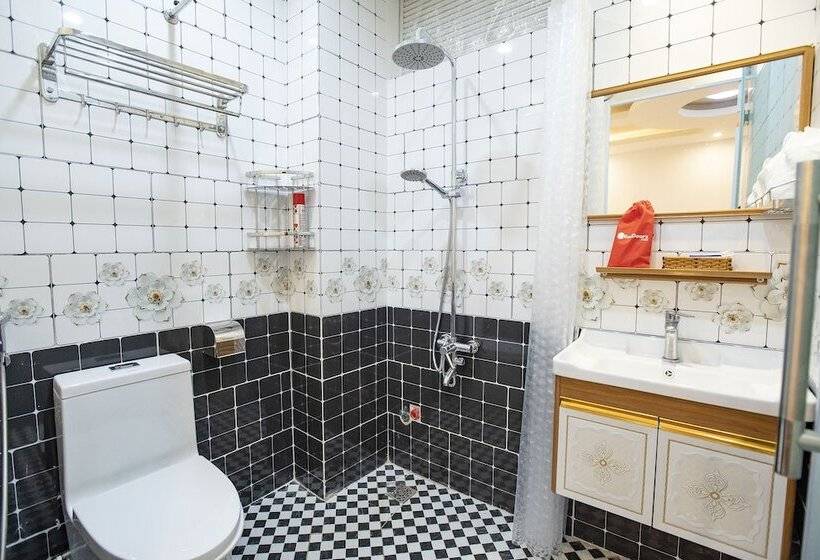 Fotos del hotel Reddoorz Plus @ Cach Mang Thang 8 Street:  6