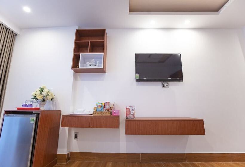 Fotos del hotel Reddoorz Plus @ Cach Mang Thang 8 Street:  7