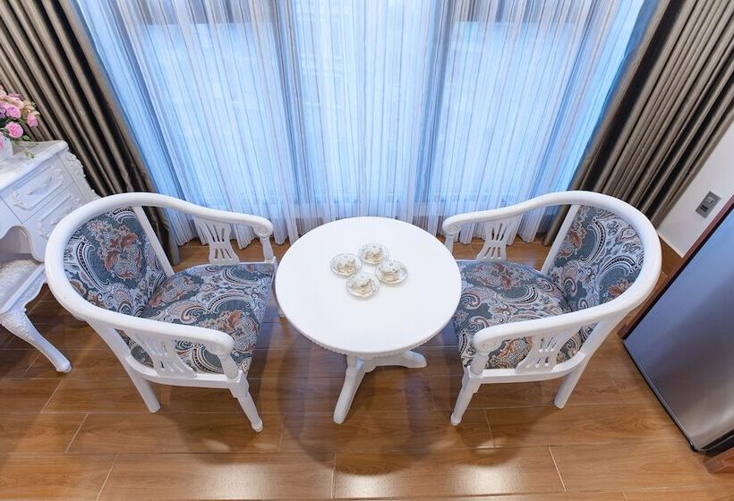 Fotos del hotel Reddoorz Plus @ Cach Mang Thang 8 Street:  2