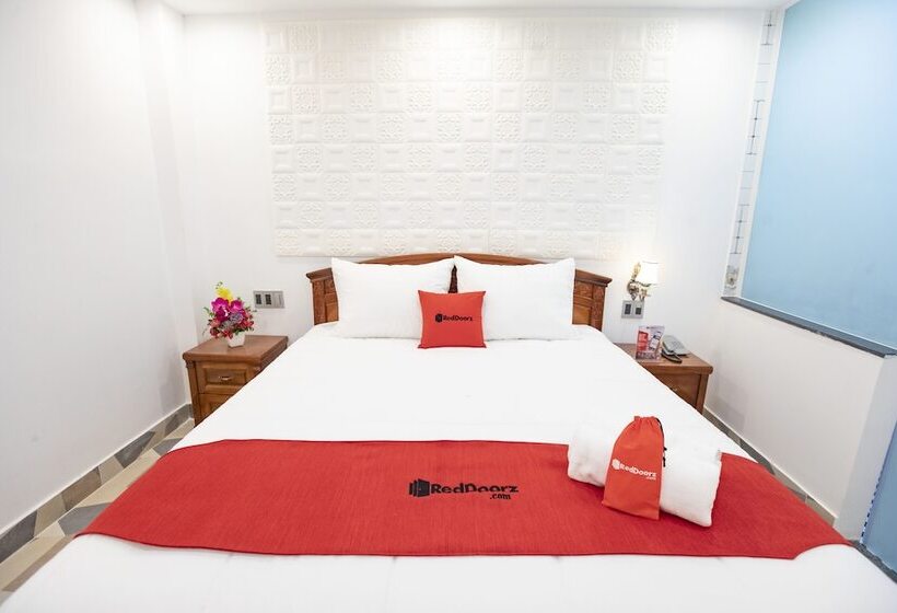 Fotos del hotel Reddoorz Plus @ Cach Mang Thang 8 Street:  3