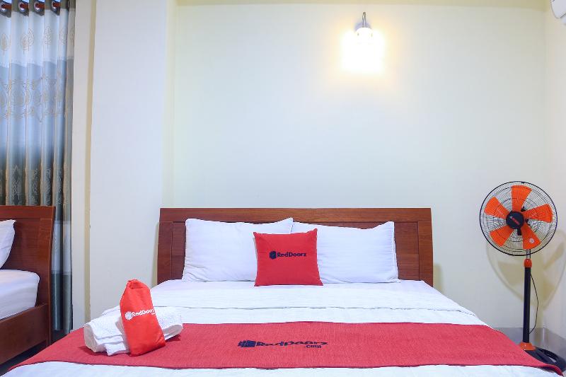 Fotos del hotel Reddoorz Plus @ Dong Den Street:  3
