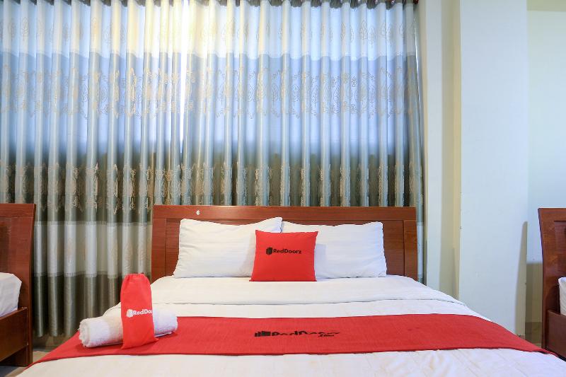 Fotos del hotel Reddoorz Plus @ Dong Den Street:  8