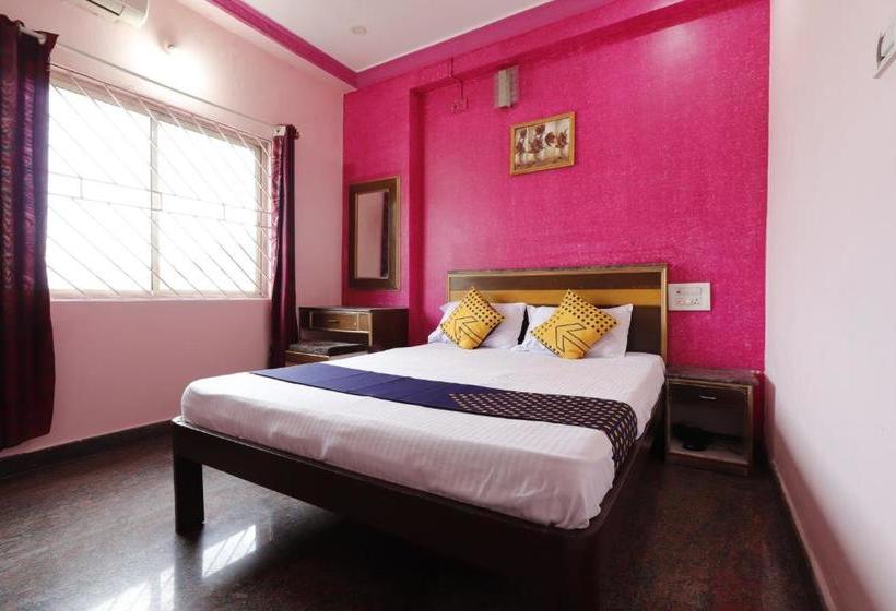 Fotos del hotel Spot On 62188 Sahara Residency:  9