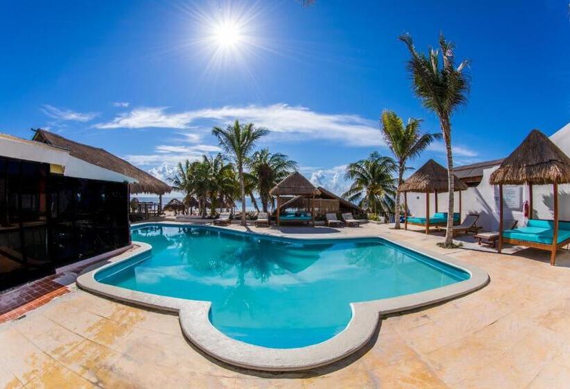 & Beach Club Ojo De Agua