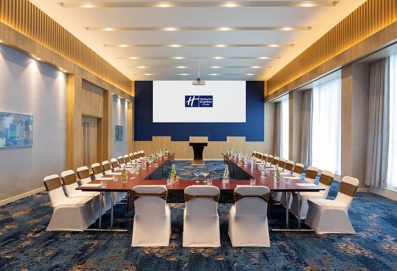 Fotos del hotel Holiday Inn Express & Suites Bengaluru Old Madras Road, An Ihg:  18