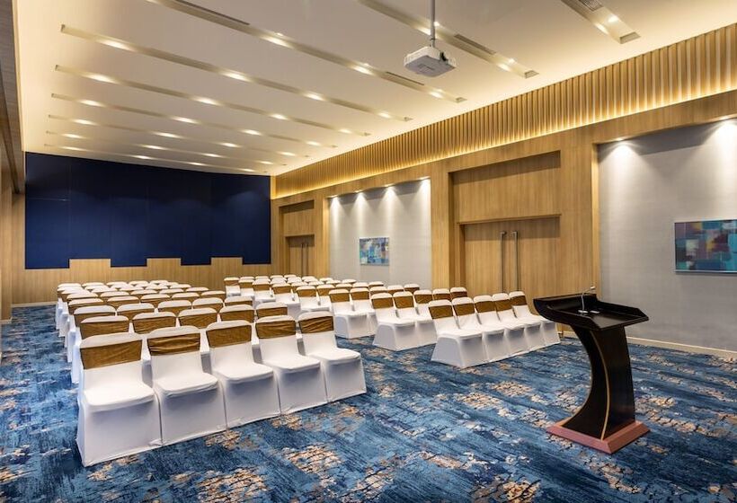 Fotos del hotel Holiday Inn Express & Suites Bengaluru Old Madras Road, An Ihg:  19
