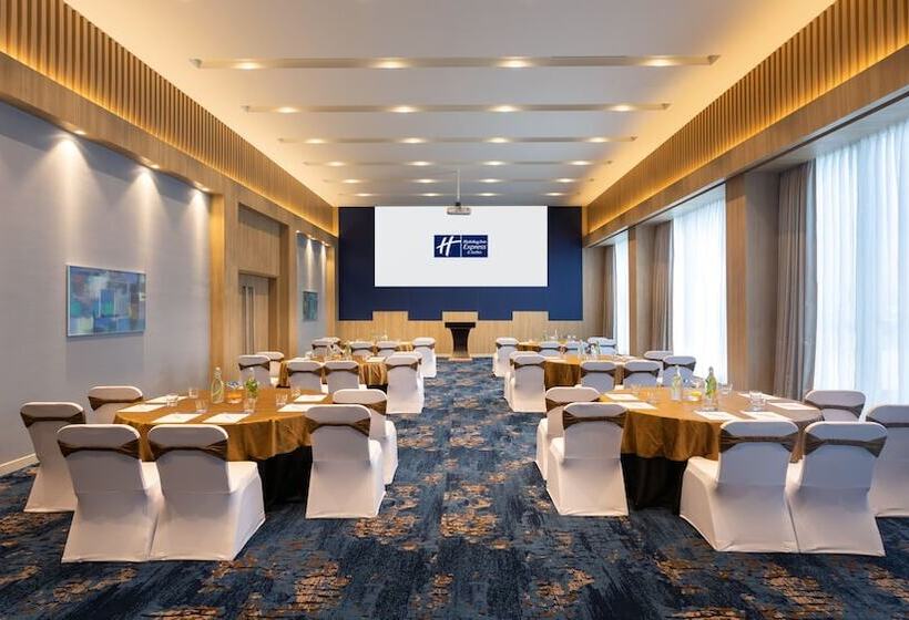 Fotos del hotel Holiday Inn Express & Suites Bengaluru Old Madras Road, An Ihg:  20