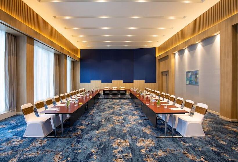 Fotos del hotel Holiday Inn Express & Suites Bengaluru Old Madras Road, An Ihg:  6