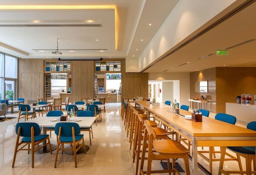 Fotos del hotel Holiday Inn Express & Suites Bengaluru Old Madras Road, An Ihg:  3