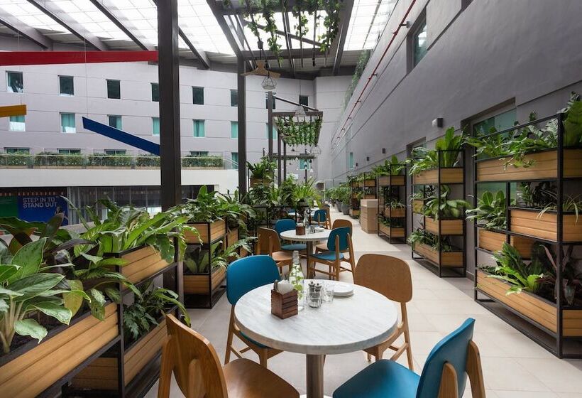 Fotos del hotel Holiday Inn Express & Suites Bengaluru Old Madras Road, An Ihg:  25