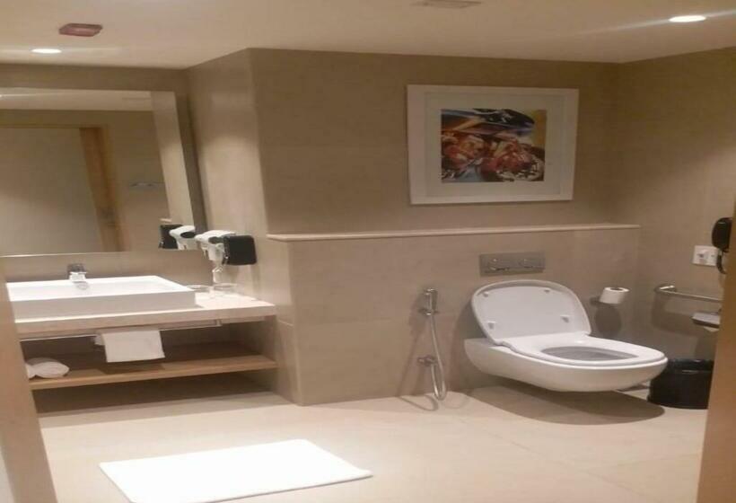 Fotos del hotel Holiday Inn Express & Suites Bengaluru Old Madras Road, An Ihg:  9