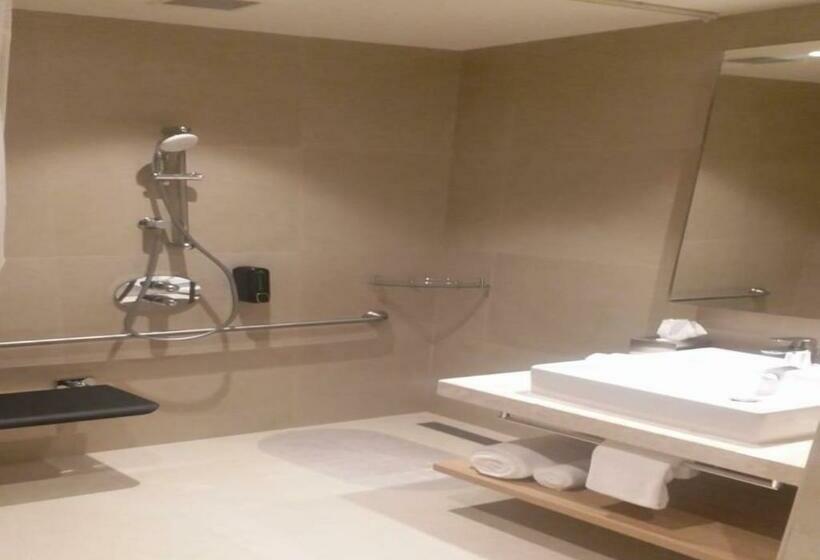 Fotos del hotel Holiday Inn Express & Suites Bengaluru Old Madras Road, An Ihg:  10