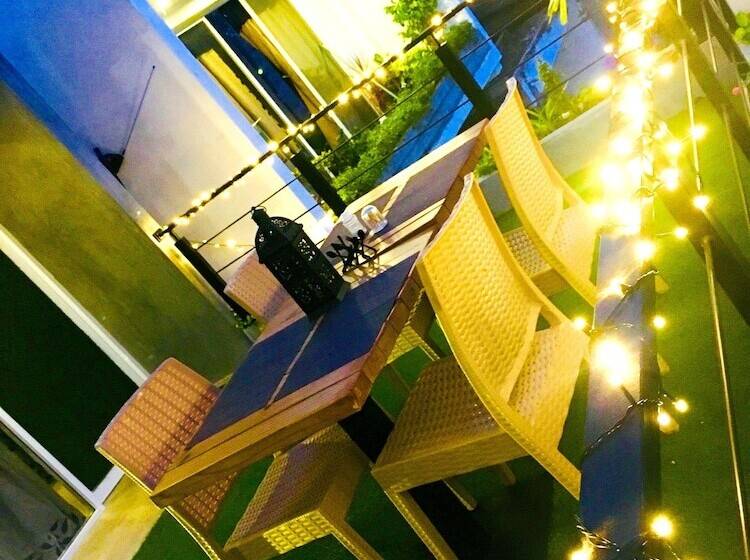 Fotos del hotel 8plusmotels:  25