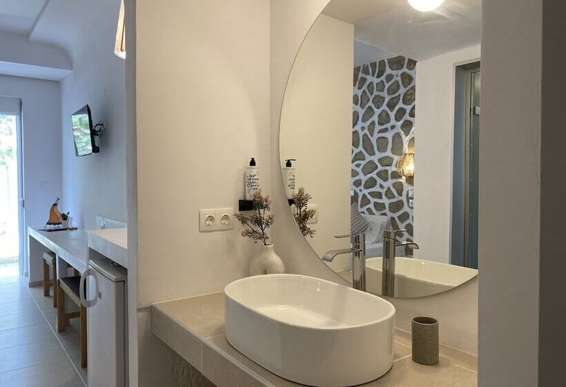 Fotos del hotel Ladiko Inn Hotel Faliraki -anthony Quinn Bay:  2