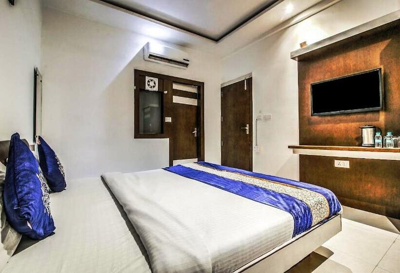 Fotos del hotel Oyo 10454 Hotel Riviera:  21