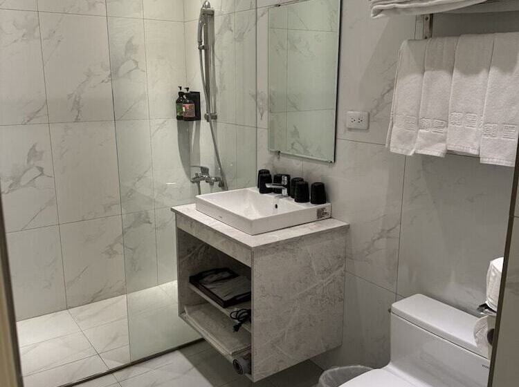 Fotos del hotel Saint Hostel:  9