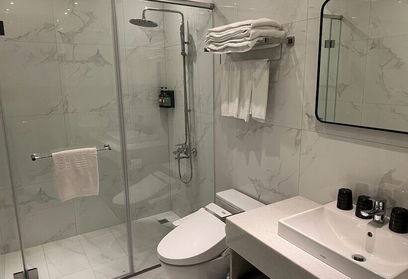 Fotos del hotel Saint Hostel:  11