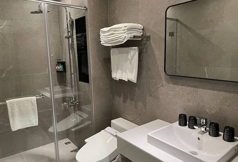 Fotos del hotel Saint Hostel:  12