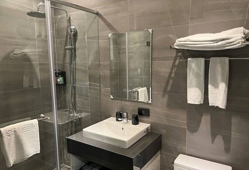 Fotos del hotel Saint Hostel:  13