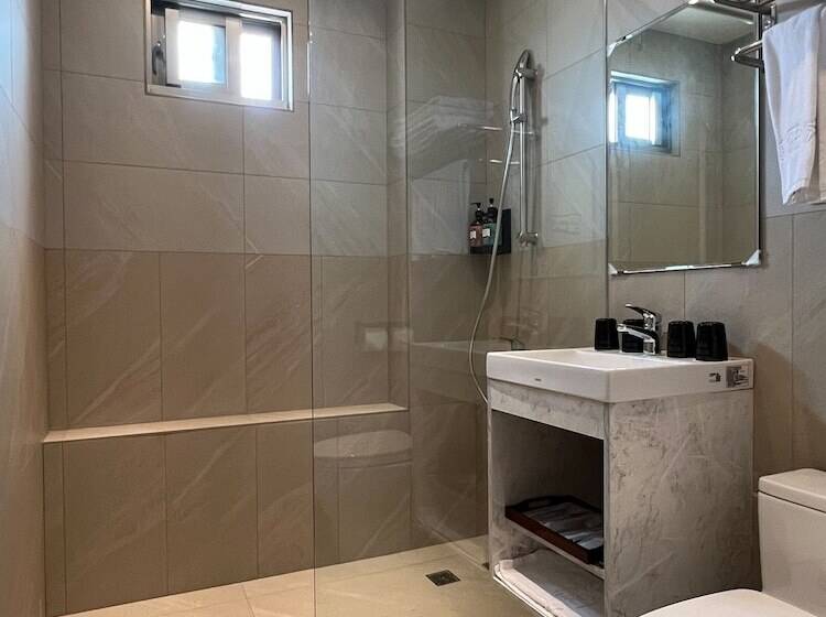 Fotos del hotel Saint Hostel:  15