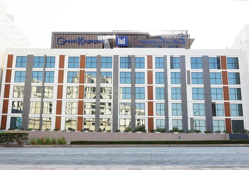 Grand Kingsgate Waterfront By Millennium Hotels