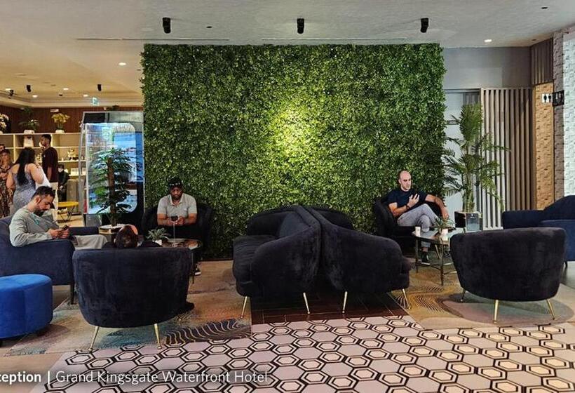 Fotos del hotel Grand Kingsgate Waterfront By Millennium Hotels:  25