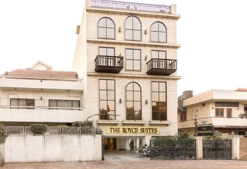 Treebo Tryst Royce New Friends Colony