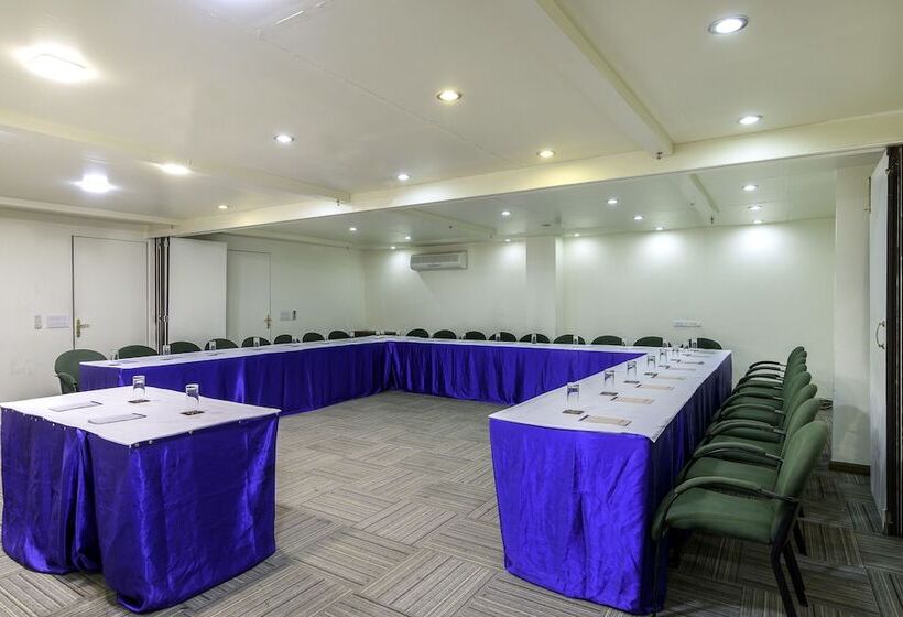 Fotos del hotel Treebo Tryst Royce New Friends Colony:  6