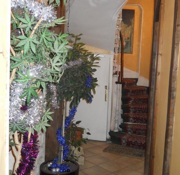 Fotos del hotel Du Petit Trianon:  2