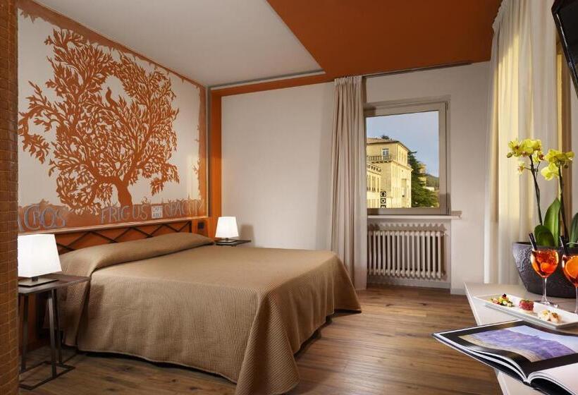 Fotos del hotel Titano Suites:  6