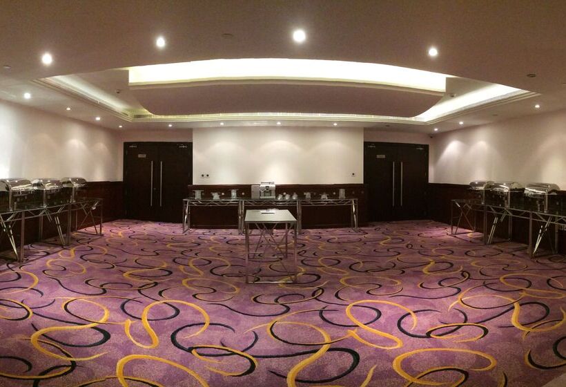 Fotos del hotel Golden Tulip Downtown Abu Dhabi:  21