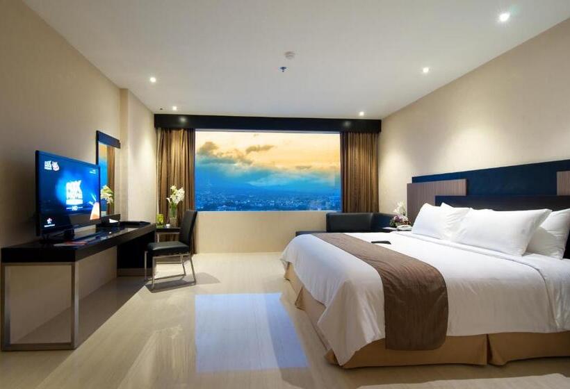 Fotos del hotel Aria Gajayana:  11