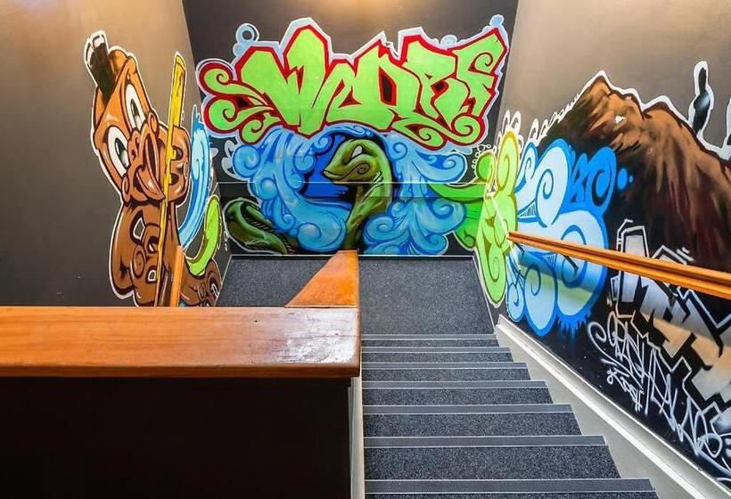 Fotos del hotel Crash Palace Backpackers Rotorua:  2