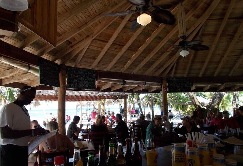 Fotos del hotel Fosters West Bay Resort:  3